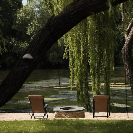 Bura 빌라 모스타르